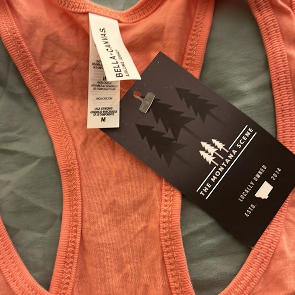 “Live in the moment” racer tank. Nice flowing fit around the bottom, NWT size M - Picture 4 of 6